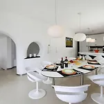 Villa Parisi *