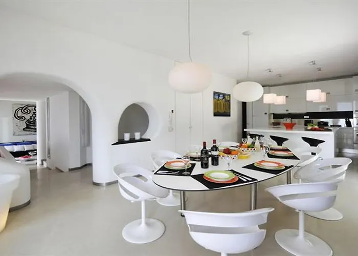 Villa Parisi *